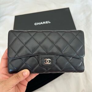 CHANEL Classic Black Quilted Lambskin Flap Wallet with Silver CC